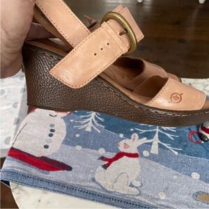 Born Women's Light Tan Sandals